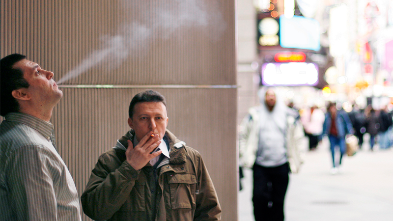 Курильщикам могут увеличить рабочий день