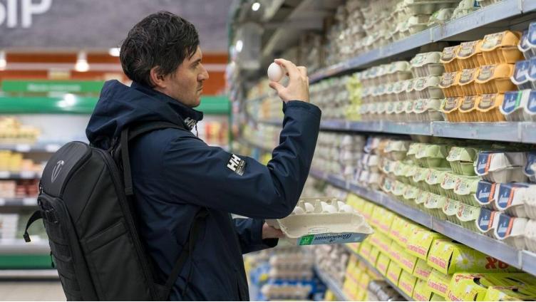 Магазины начали продавать яйца себе в убыток