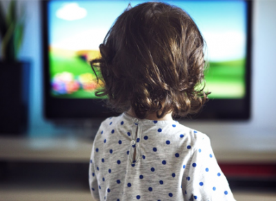 Длительный просмотр телевизора может стать причиной социальной изоляции