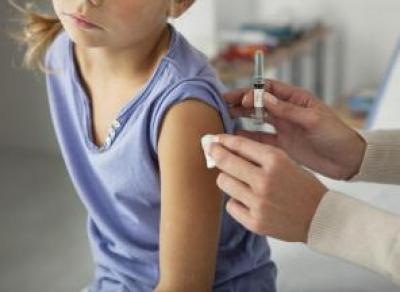 Вакцину от коронавируса исследуют на детях от 6 до 11 лет