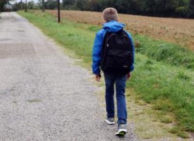 6-летний мальчик сбежал от пьяной матери