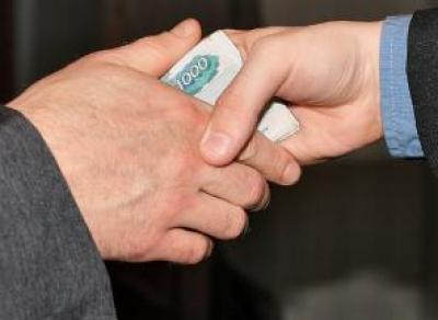 Бабаевский чиновник вымогал взятку – и получил фальшивые деньги