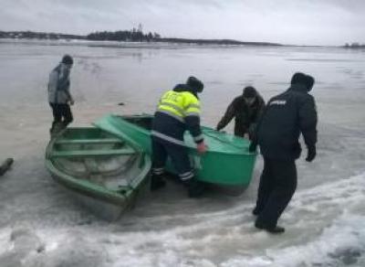 В Устье полицейские спасли мальчика, провалившегося под лёд