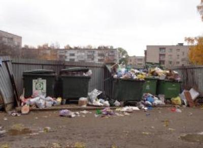 «Аквалайн» обязали убирать переполненные мусорные площадки