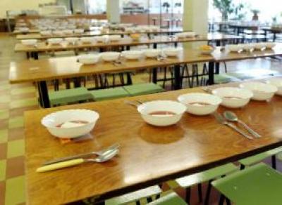 В 10 школах Вологды выявлены нарушения в порциях еды
