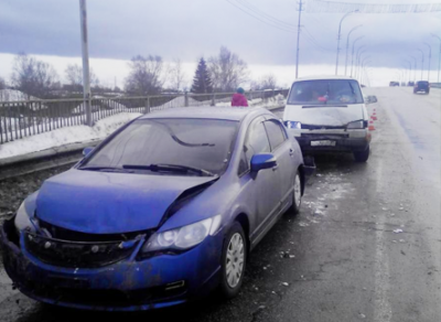 В Соколе из-за пьяного водителя без прав столкнулись три автомобиля