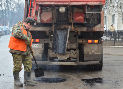 В Вологде провели ямочный ремонт дорог