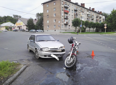 Мотоциклистка устроила аварию в Череповце