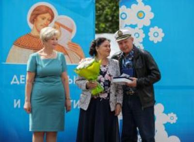 11 череповецких семей получили медали «За любовь и верность»