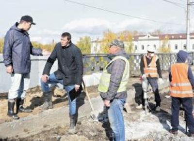 Мэр Вологды нагрянул с проверкой на Октябрьский мост
