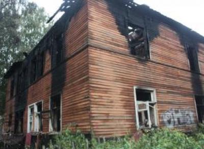 Горевший расселенный дом в Вологде продали незаконно