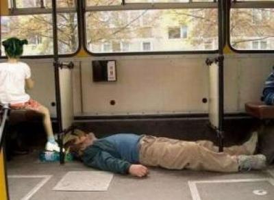 Пьяный череповчанин получил травму в автобусе