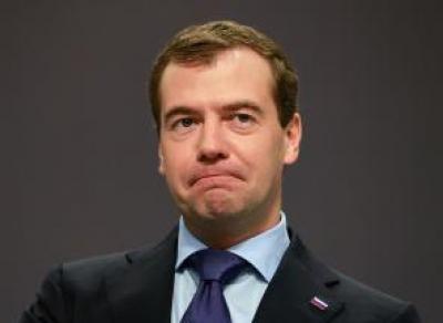 Медведев допускает введение обязательной вакцинации