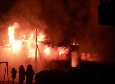 Причина пожара в вологодском деревянном доме на Зосимовской 81а – поджог