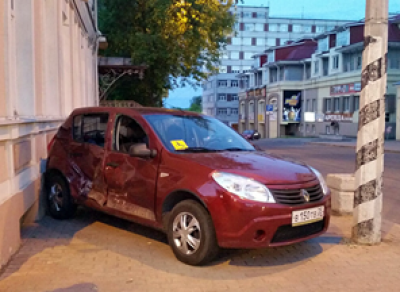 В Череповце пострадала 11-летняя девочка в результате столкновения 2-х внедорожников