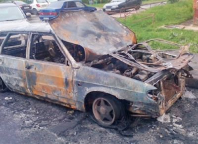 В Вологде ночью горели три машины
