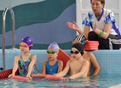 Вологодских школьников бесплатно научат плавать