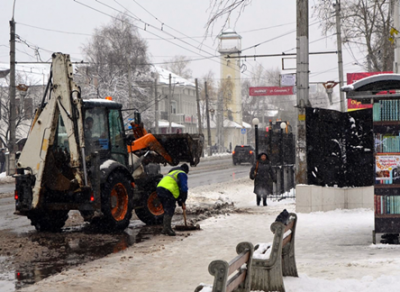 Масштабная чистка улиц проходит в Вологде со вчерашнего вечера
