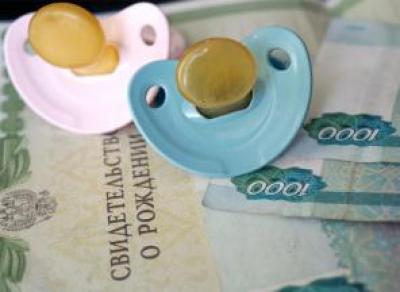 Около 10 тысяч рублей на первого ребенка ежемесячно получают 900 вологодских семей