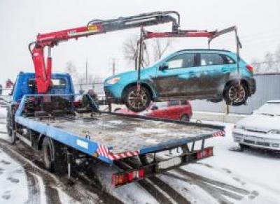 В Вологде убирают машины, мешающие уборке