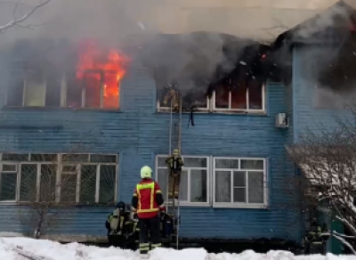 В Вологде загорелся многоквартирный жилой дом