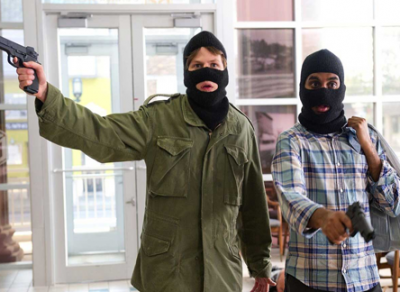 В Грязовецком районе двое вооруженных подростков украли из магазина кассу с деньгами