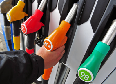 Проблему высоких цен на бензин будут решать Заксобрание, Правительство области и УФАС