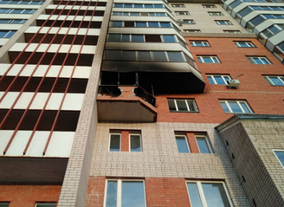 24 человека тушили пожар в квартире на улице Ленинградской