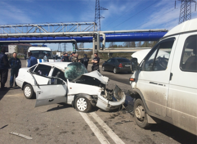 В Череповце в аварии с участием трех автомобилей пострадал 24-летний молодой человек