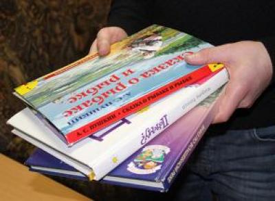 Вологжане смогут подарить книги нуждающимся детям