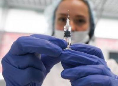 Первую вакцину от коронавируса зарегистрировали в России