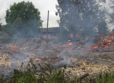 Огонь полностью уничтожил жилой дом в Тарногском районе