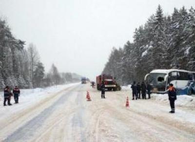 В Вологодской области перевернулся автобус с 30 пассажирами