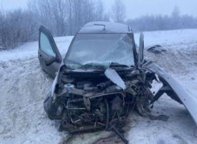 В Череповце произошло лобовое ДТП с грузовиком