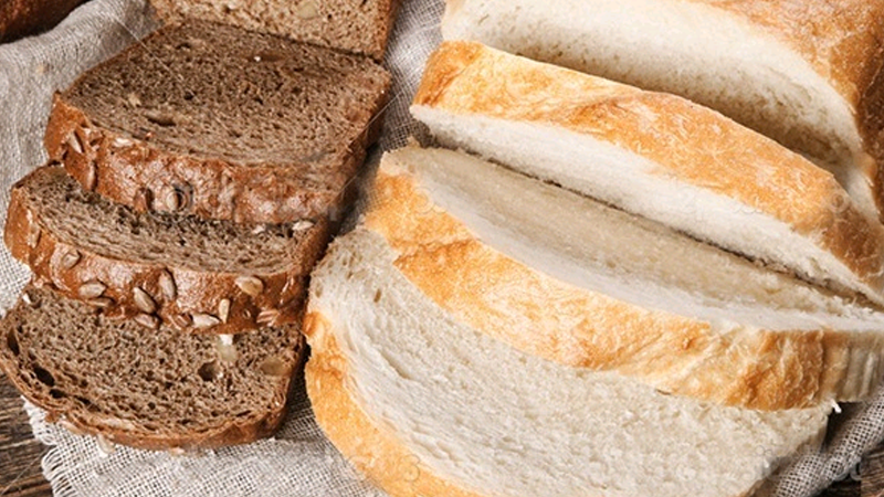 Ученые выяснили, что белый и черный хлеб одинаково воздействует на организм