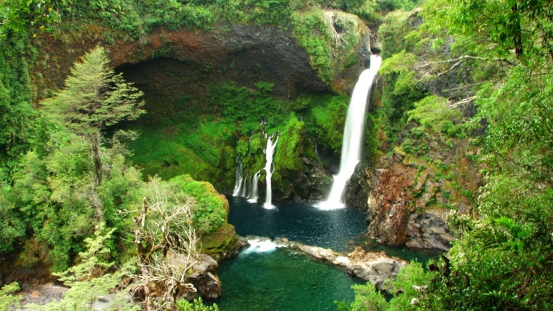 Чилийцам предложили отдых внутри водяного вулкана