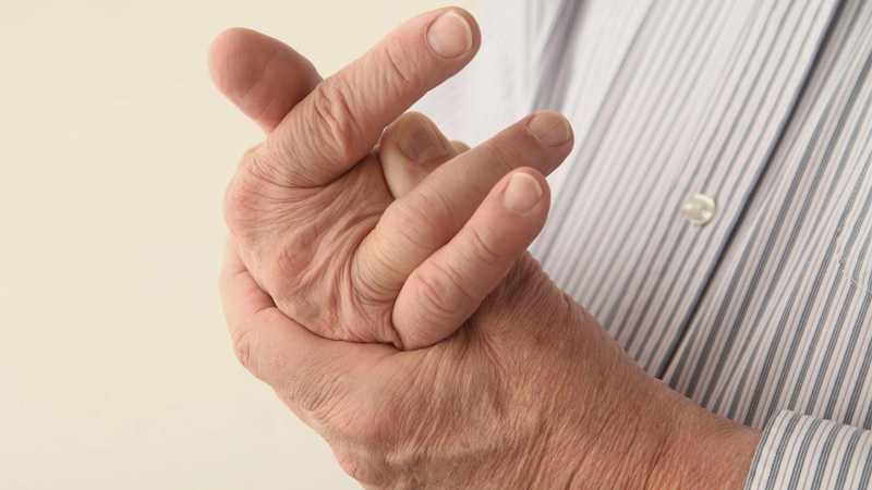 Хруст пальцев положительно влияет на здоровье людей