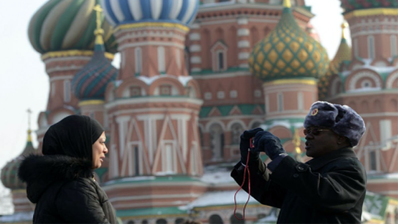Иностранные туристы в среднем тратят в Москве 800 долларов