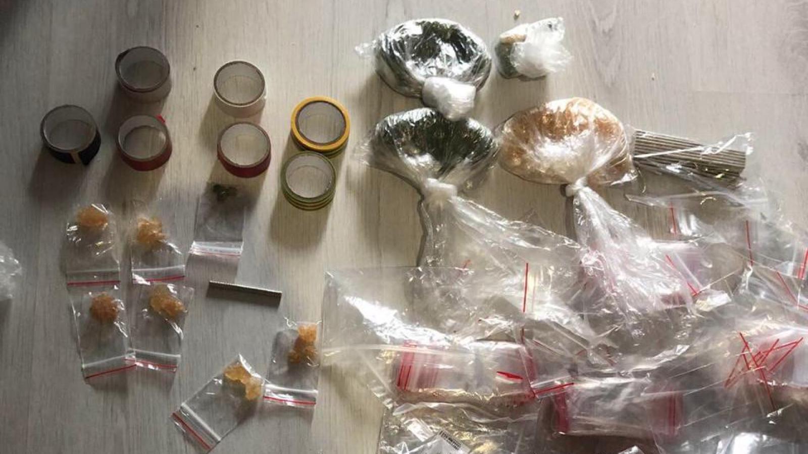 У 17-летней девушки нашли более 300 г наркотиков