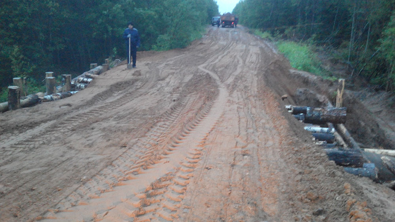 Размытый дождями участок дороги Аниково–Кунож в Бабушкинском районе восстановили