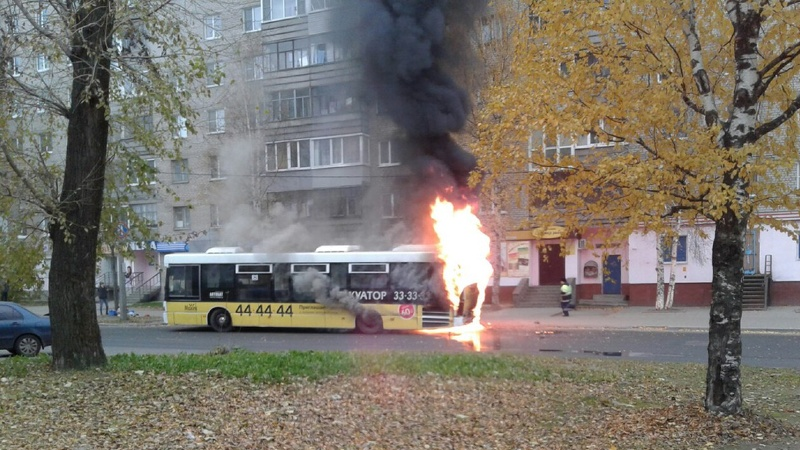 В Череповце сгорел рейсовый автобус