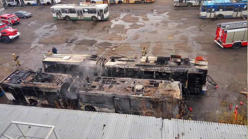 2 троллейбуса сгорели сегодня утром в Вологде 