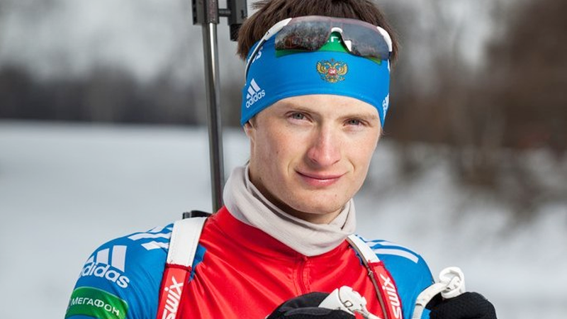 Максим Цветков победил в индивидуальной гонке летнего чемпионата России по биатлону