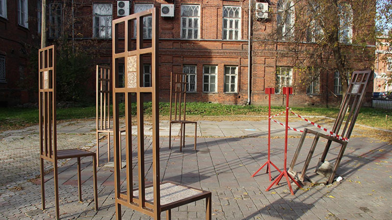 Вандалы разрушили арт-объект в Череповце