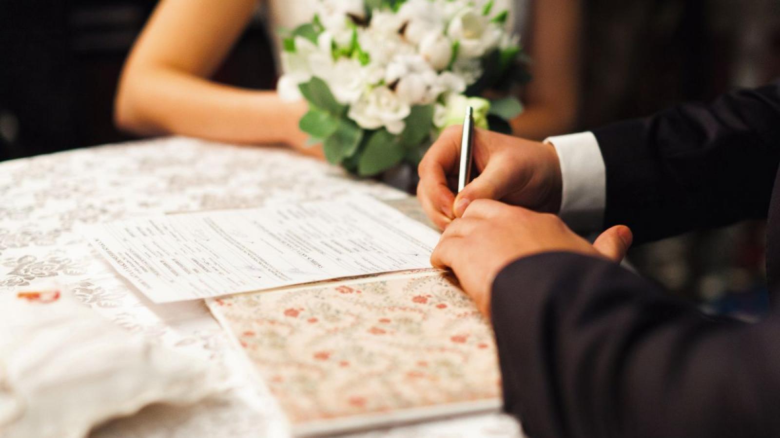 С 22 января влюбленные могут зарегистрировать свой брак в МФЦ