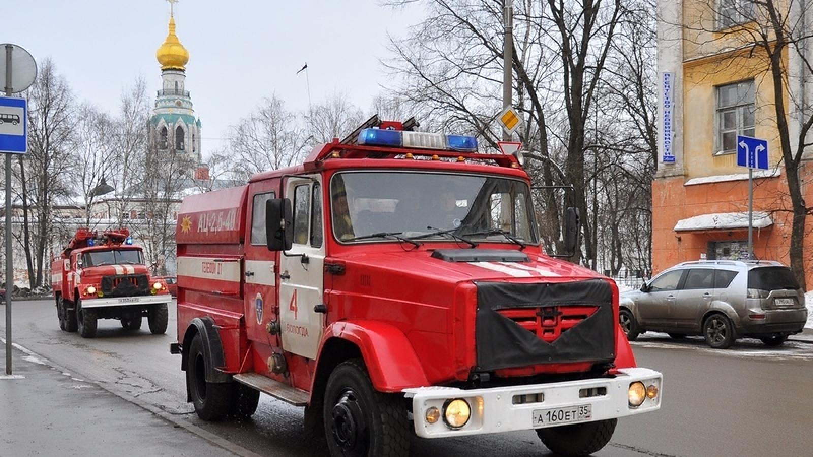 Пожарные машины МЧС Вологда