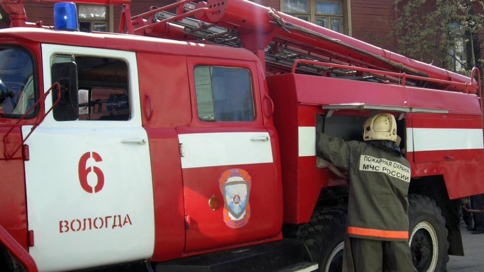 30 пожарных ликвидировали возгорание на ул. Карла Маркса