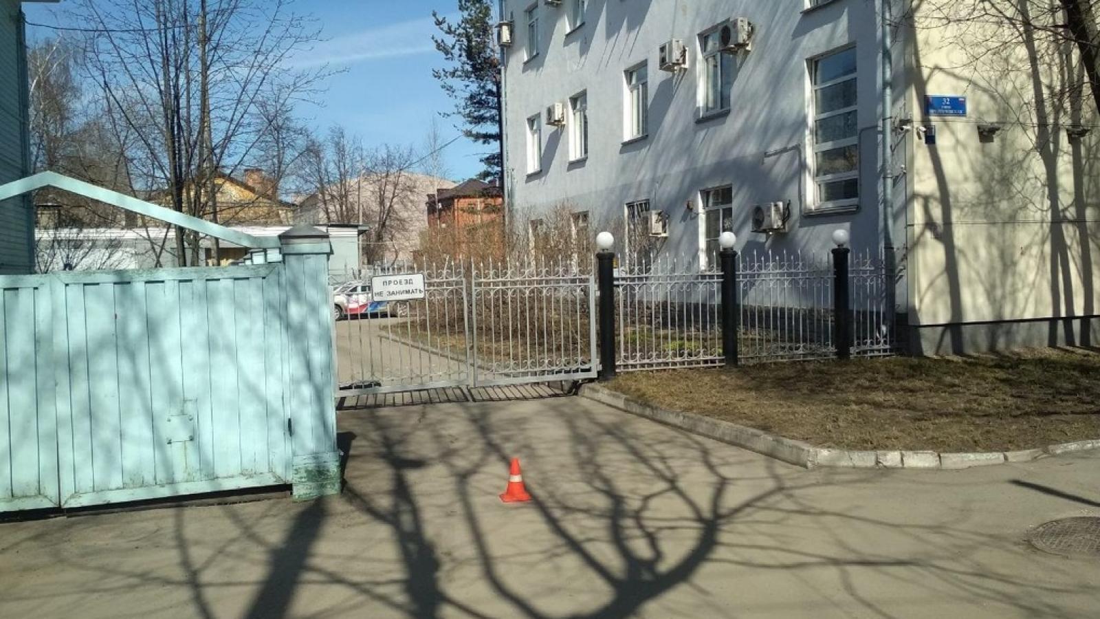 В Вологде пенсионерку сбили на тротуаре