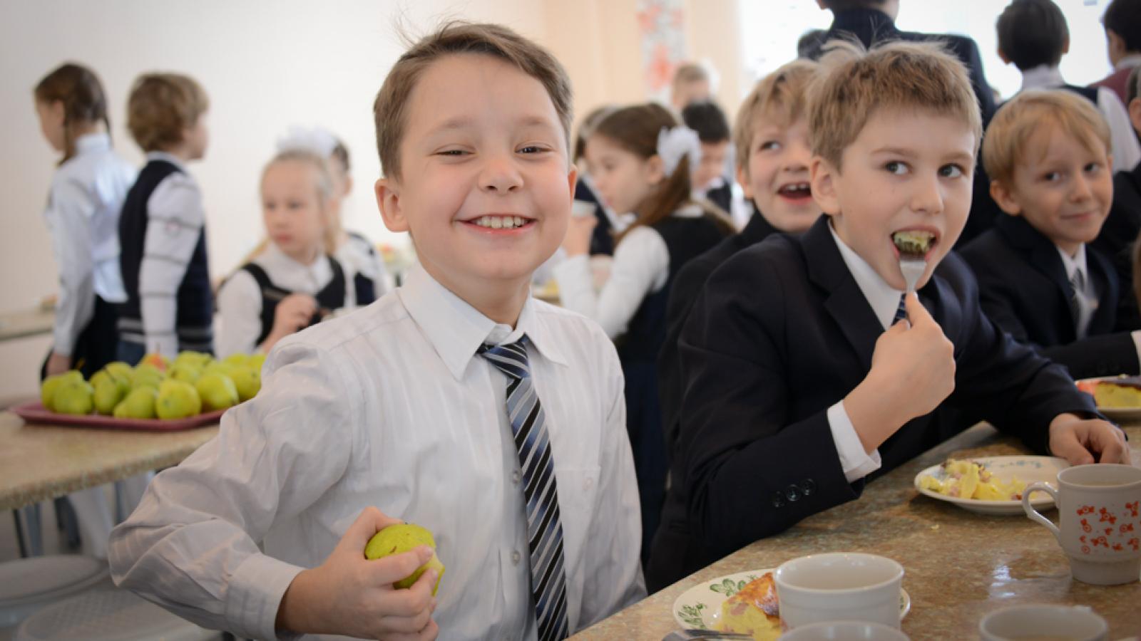 В Вологде тестируют безналичную оплату школьных обедов