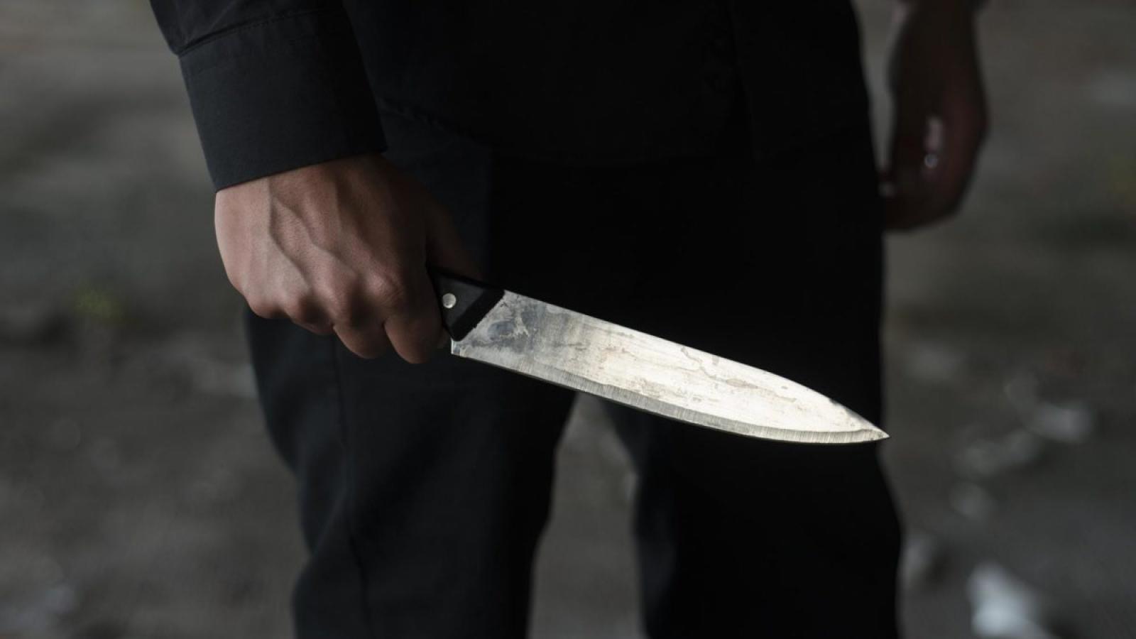 В Грязовецком районе мужчина ранил ножом знакомого